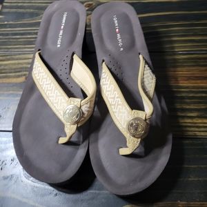 Tommy Hilfiger Wedge Summer Sandal Platform Flip Flops Tan TH pattern Straps, 8